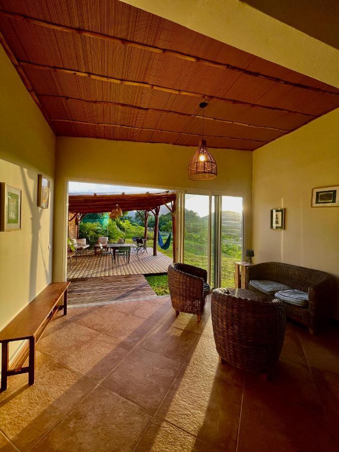 Chambre Et Sdb Privative Ylang Ylang Vue Mont Pelee Dans Maison Partagee Le Morne-Rouge 外观 照片